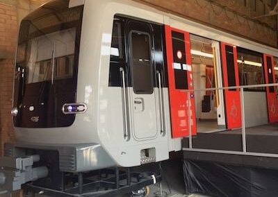 M7 metro arriveert in Amsterdam
