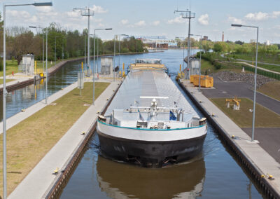 Verdiepend onderzoek naar de menselijke factoren bij ongevallen in de binnenvaart in opdracht van de Europese binnenvaartsector